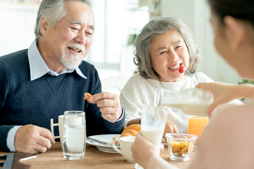预防新冠病毒肺炎老年人膳食营养建议